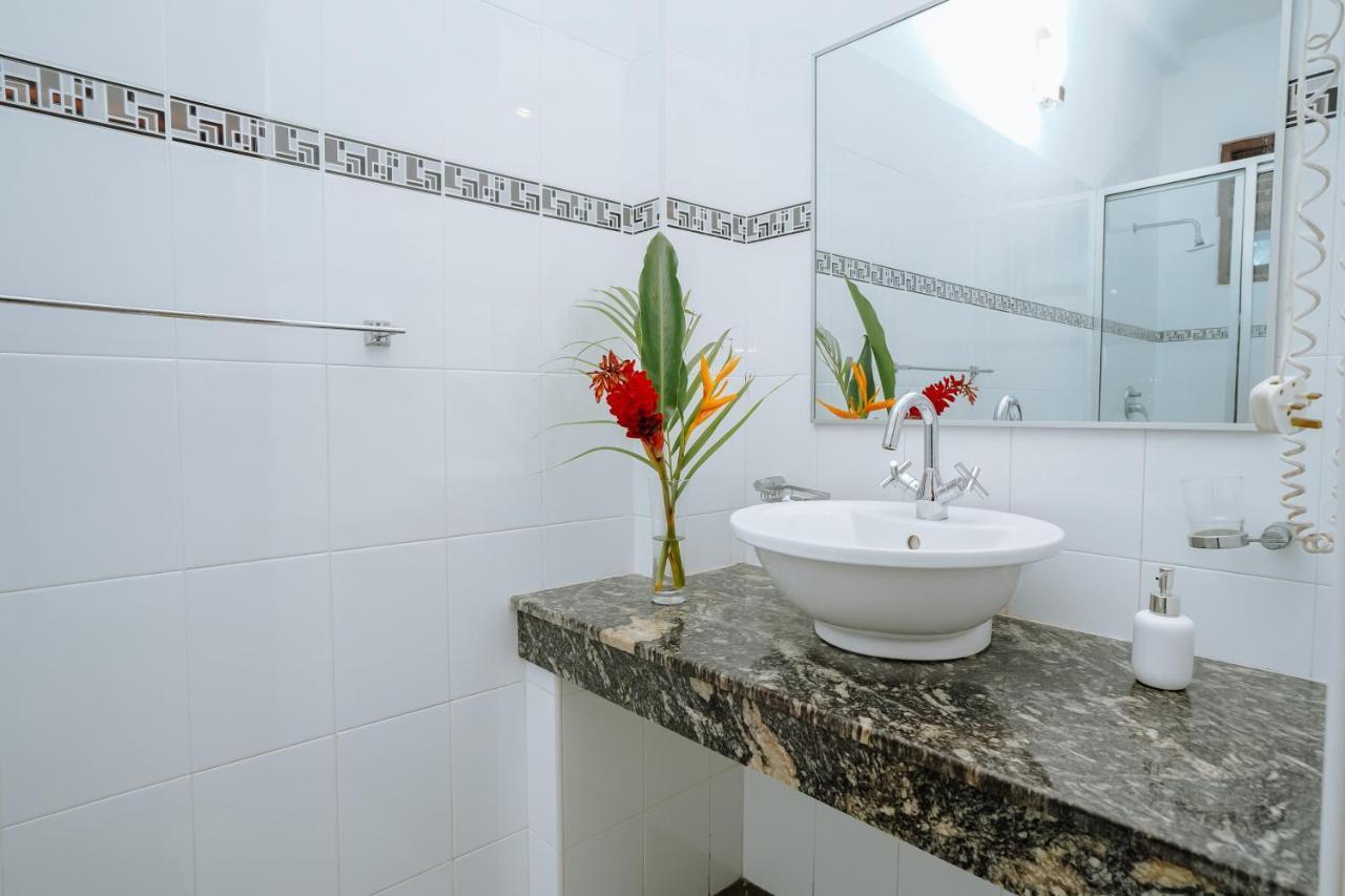 אונה ואטונה Blue Sky Beach Resort מראה חיצוני תמונה