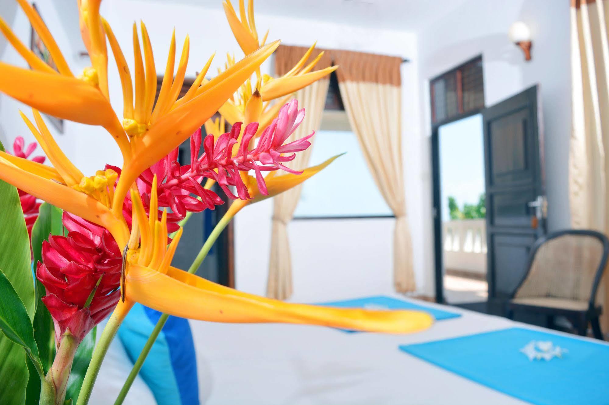 אונה ואטונה Blue Sky Beach Resort מראה חיצוני תמונה