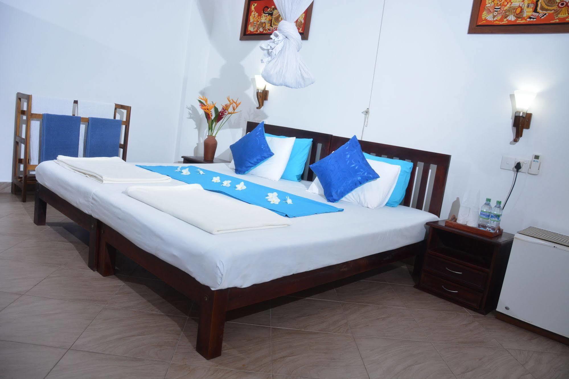 אונה ואטונה Blue Sky Beach Resort מראה חיצוני תמונה